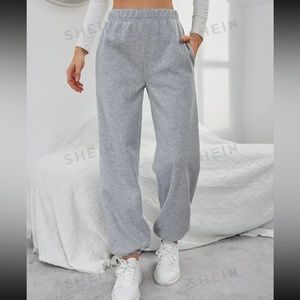 Grey joggings with pockets